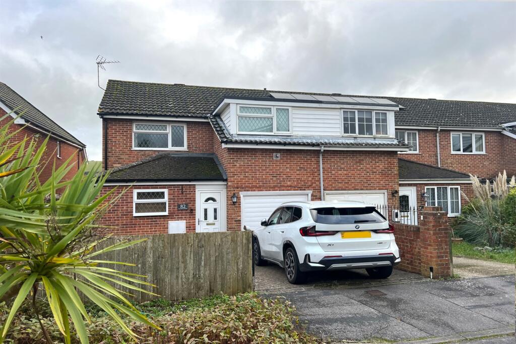 Main image of property: Redwing Road, Clanfield, Waterlooville, PO8