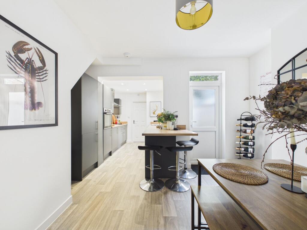 House in Gloucester - View 5