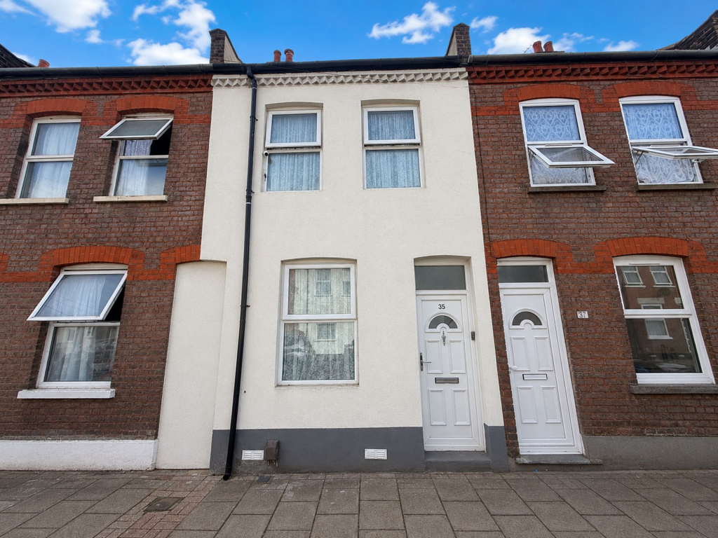 2-bed terraced on Highbury Road, Luton, LU3, £250,000