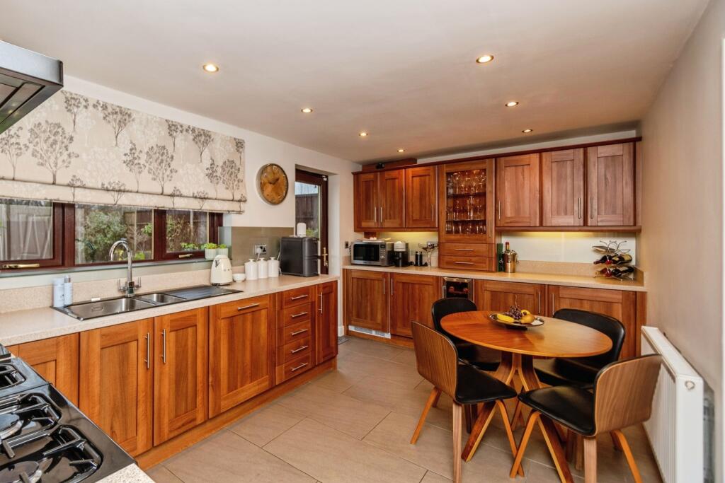 Torridon Road, Willenhall, West Midlands, WV12 photo 3
