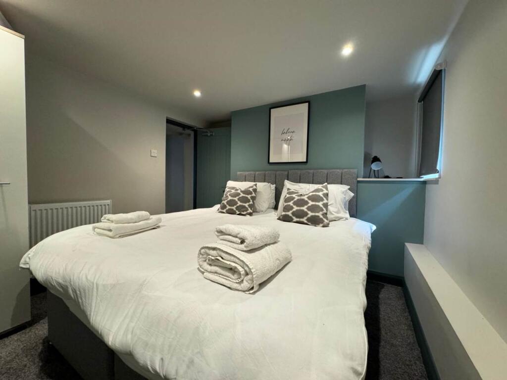 Main image of property: Cobden Terrace (Room 1), Farnley, Leeds