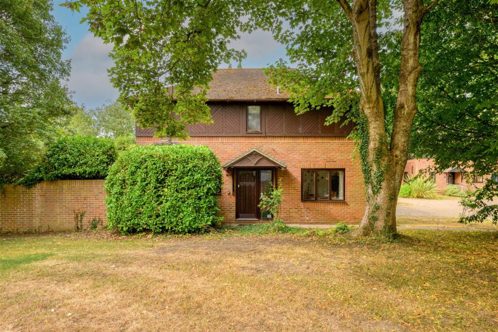 House in South Oxfordshire, Sonning Common - More