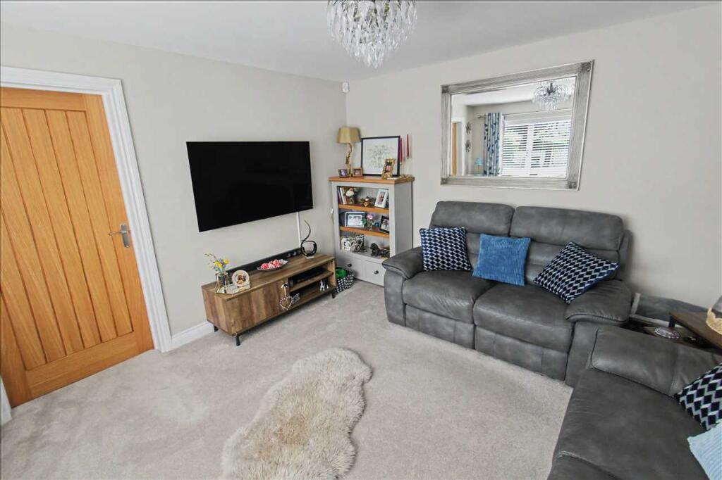 House in Broxtowe, Eastwood - View 5