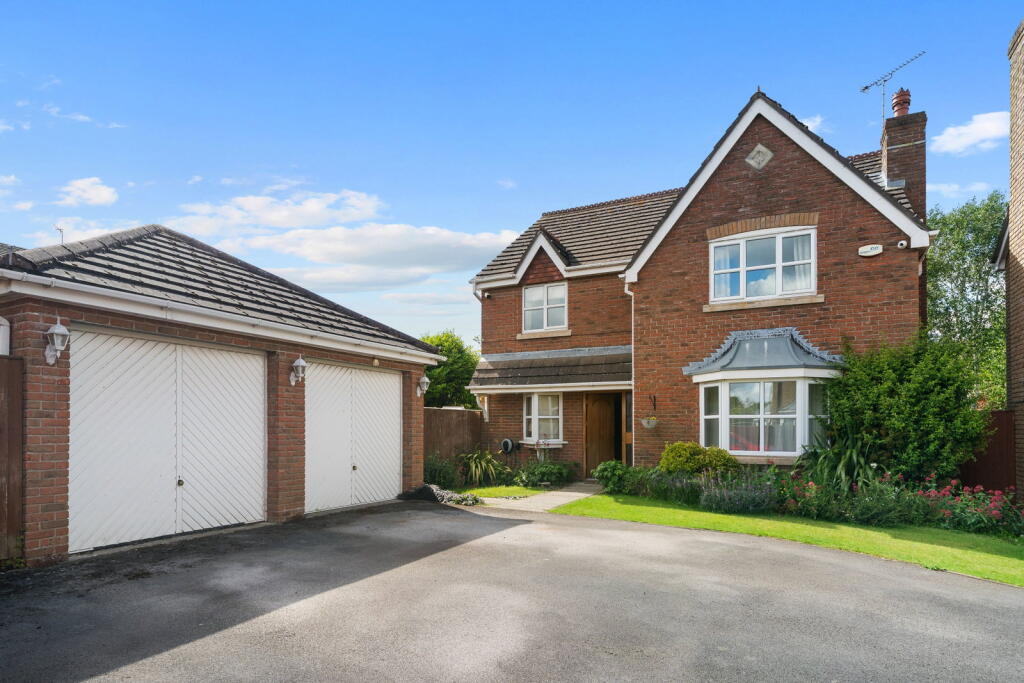 4-bed detached on Carvel Way, Burscough, L40, £425,000