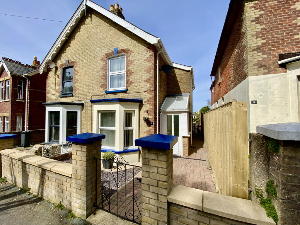 Main image of property: Victoria Grove, East Cowes, Isle of Wight