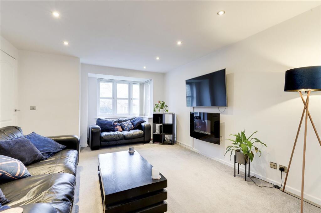 Bloomsbury Drive, Nuthall, NG16 photo 2