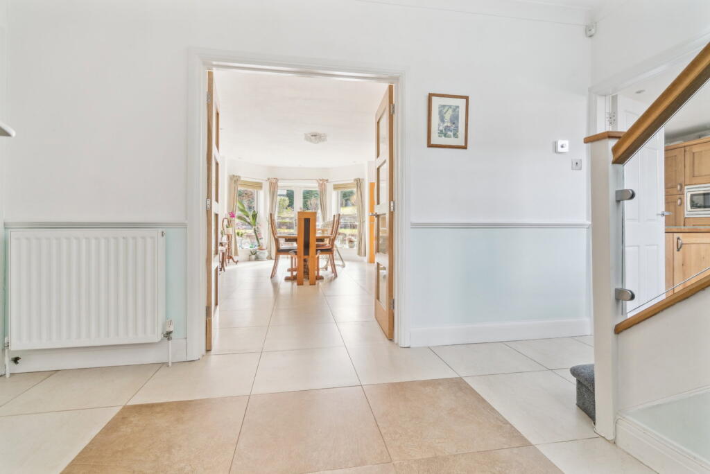 Sandy Lodge Road, Moor Park photo 4