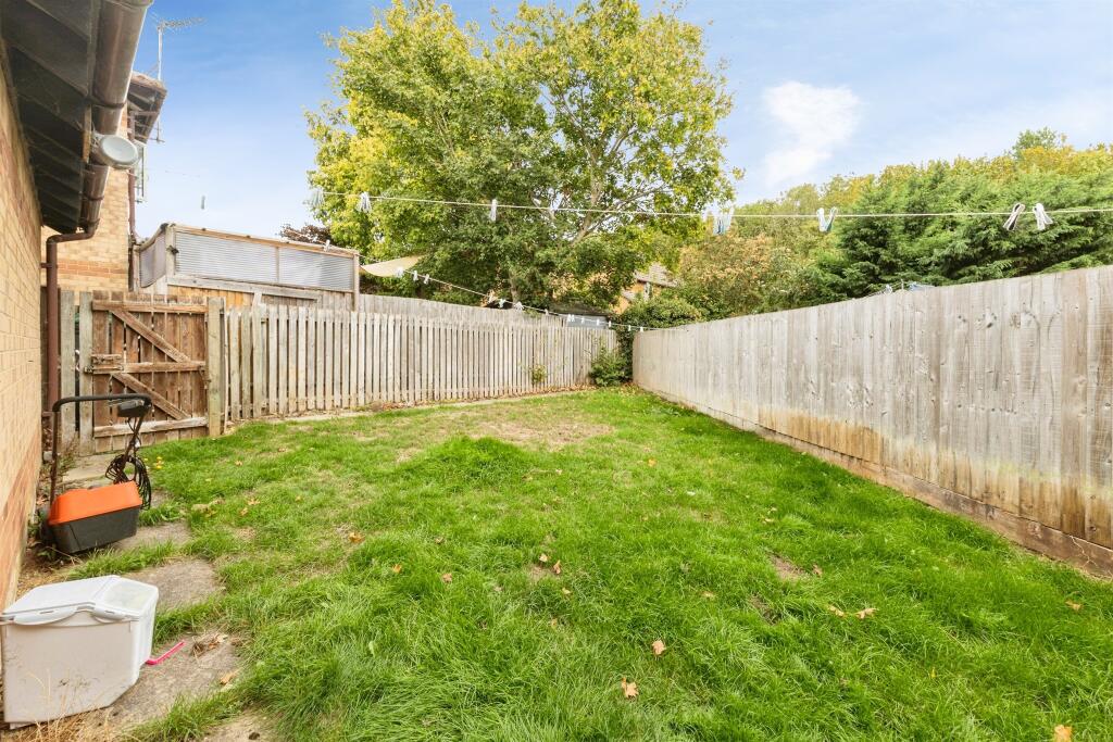 Mallard Drive, Woodford Halse, Daventry photo 4