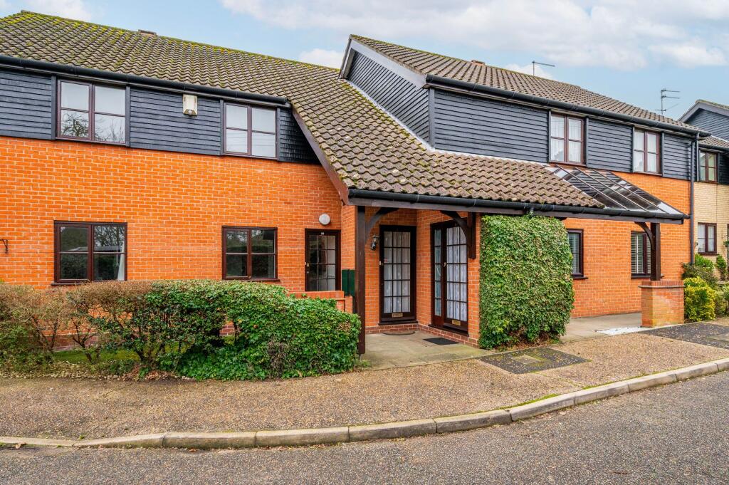 2-bed flat on Plattens Court, Wroxham, NR12, £160,000