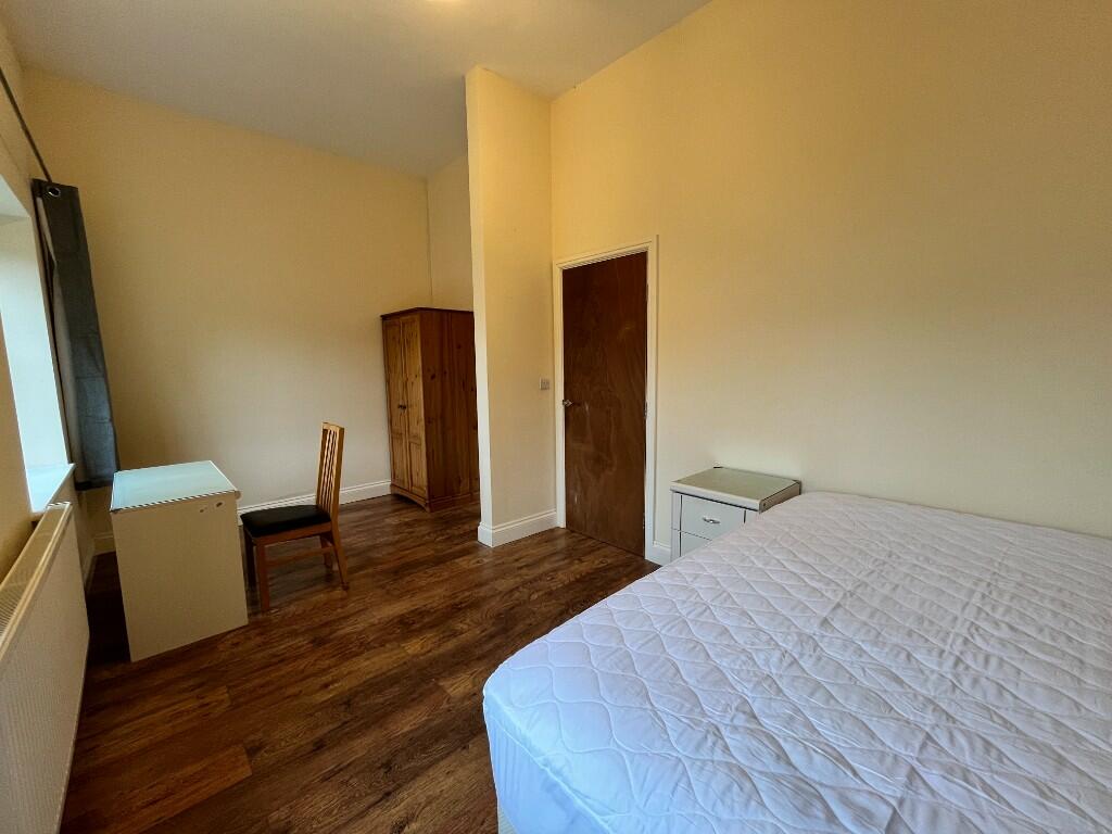 2 bedroom semi-detached house for rent