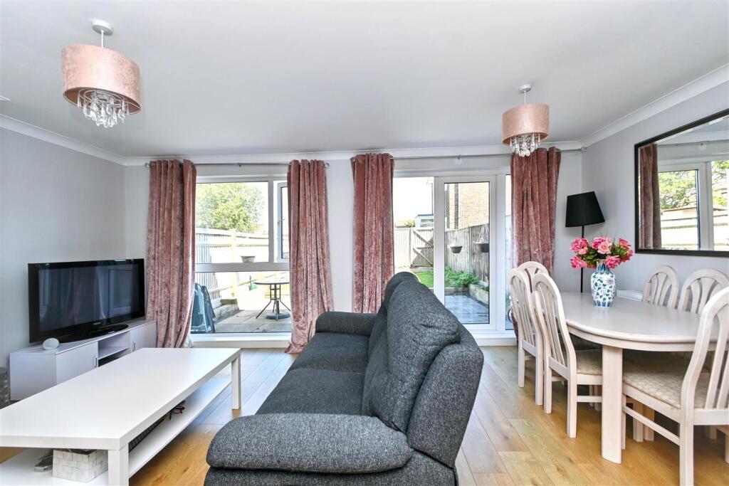 Vernon Close, Eastbourne - View 6