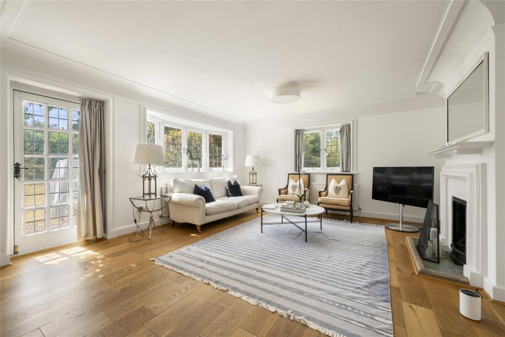House in Weybridge - View 3
