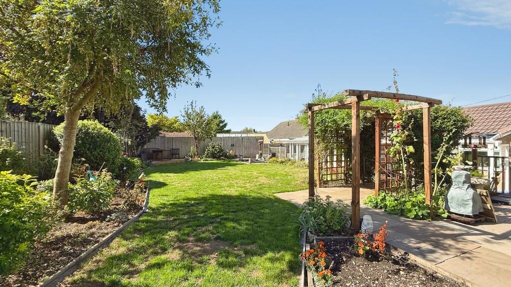 House in Westbury, Leigh Park - View 2