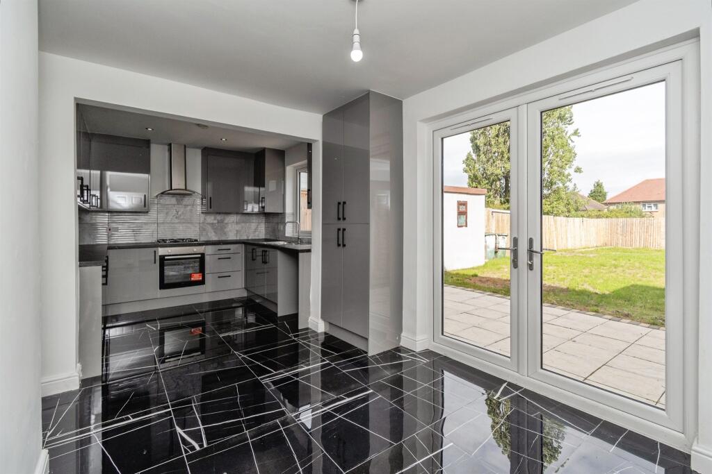 House in Walsall, West Midlands - View 4