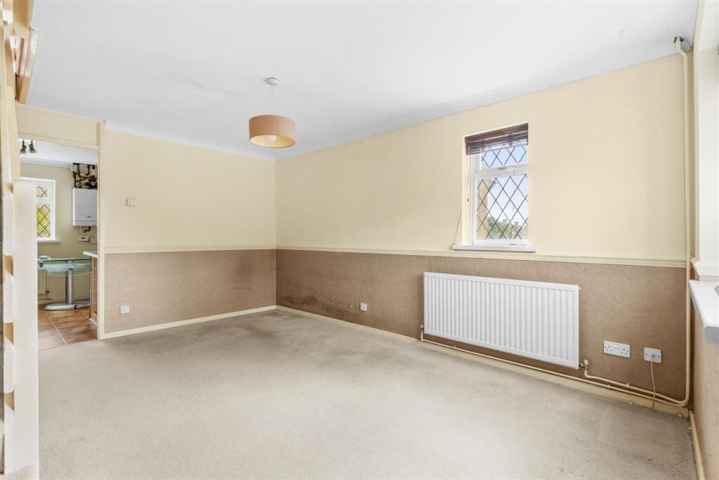 Cul-de Sac Location, High Wycombe photo 4