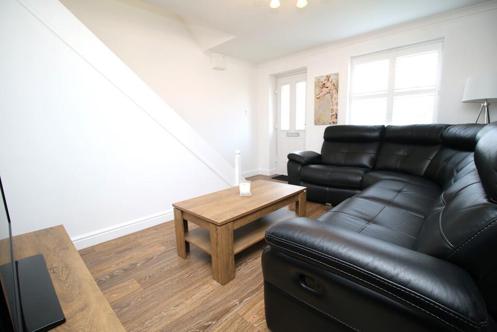 House in Nuneaton and Bedworth, Warwickshire - View 3