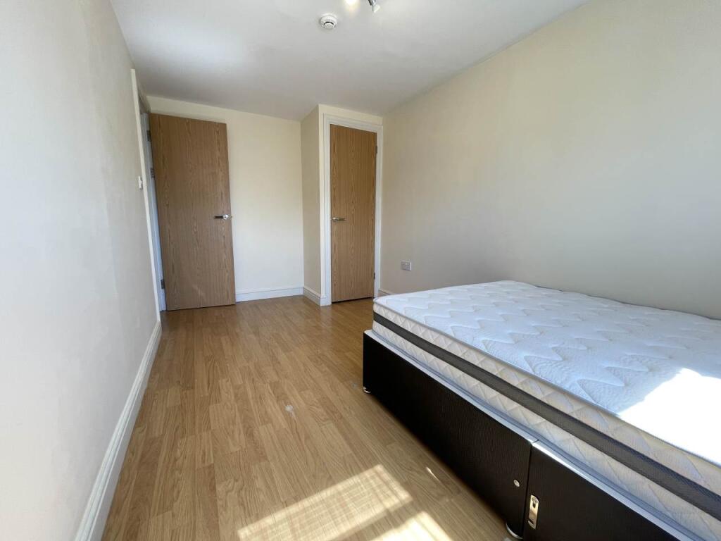 Apartment in Cardiff, Maindy, Cathays - More