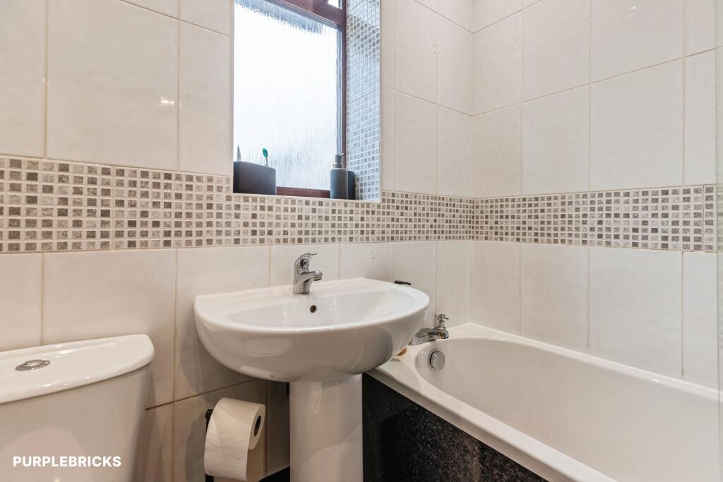 House in Rochdale, Greater Manchester - View 4