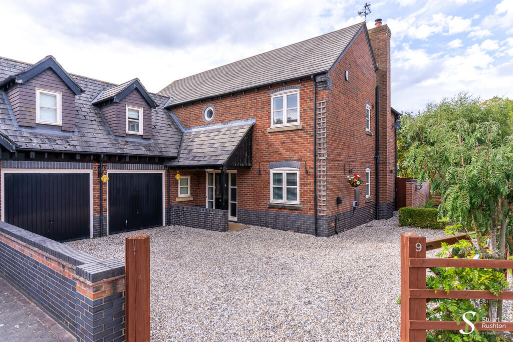 Main image of property: The Courtyard, Smallwood