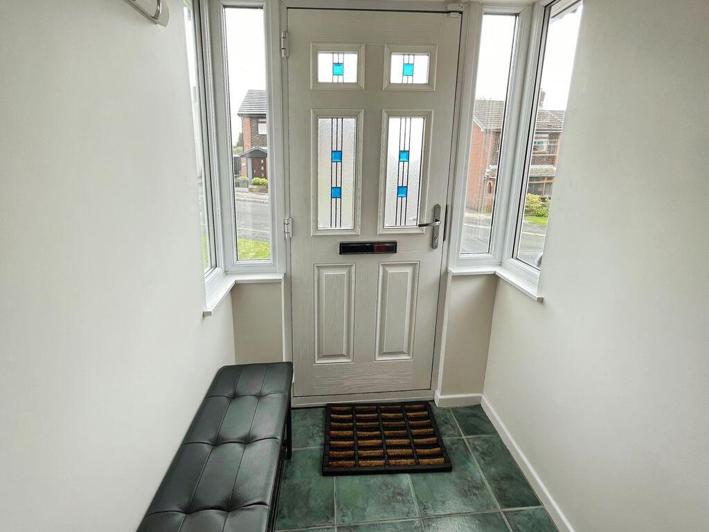 Barnfield Close, Egerton photo 5
