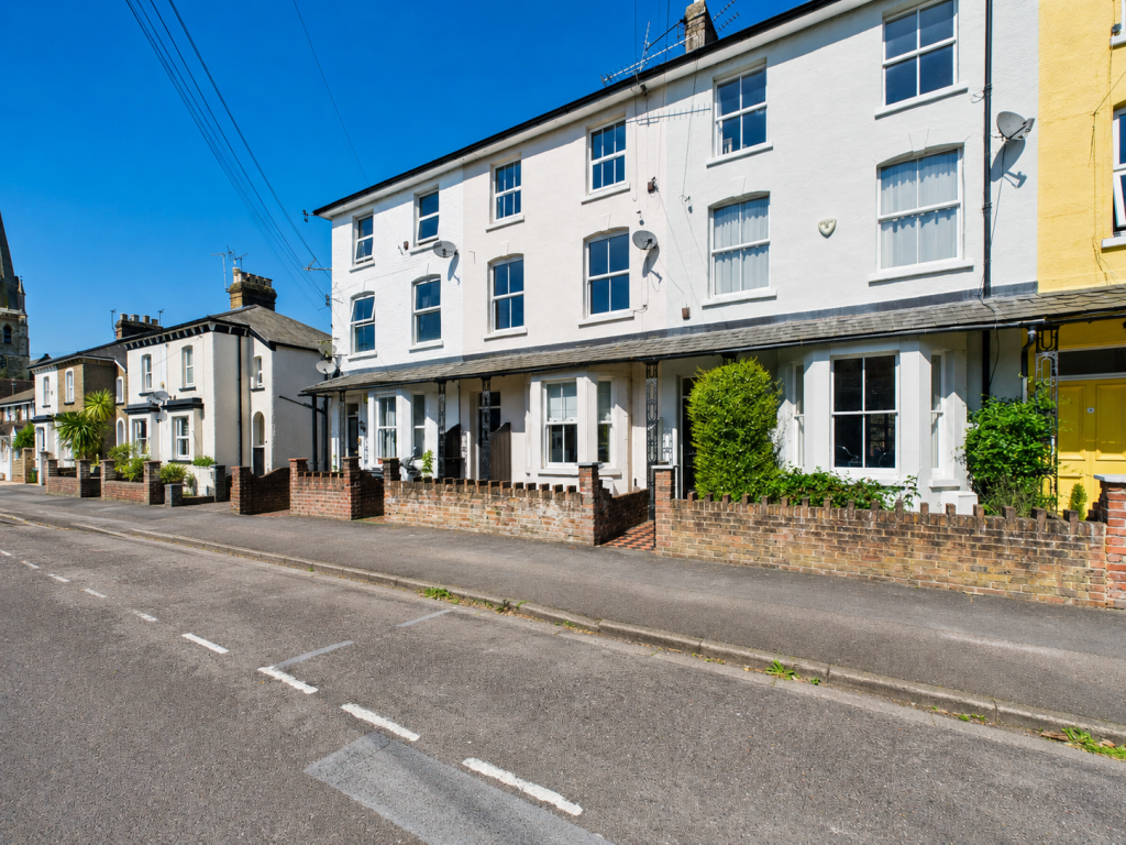 1-bed flat on Norfolk Road, Maidenhead, SL6, £235,000