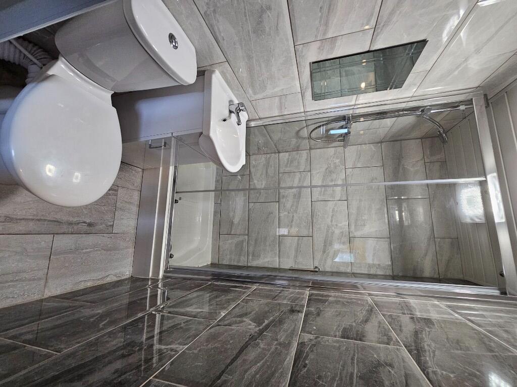 6 bedroom semi-detached house for rent