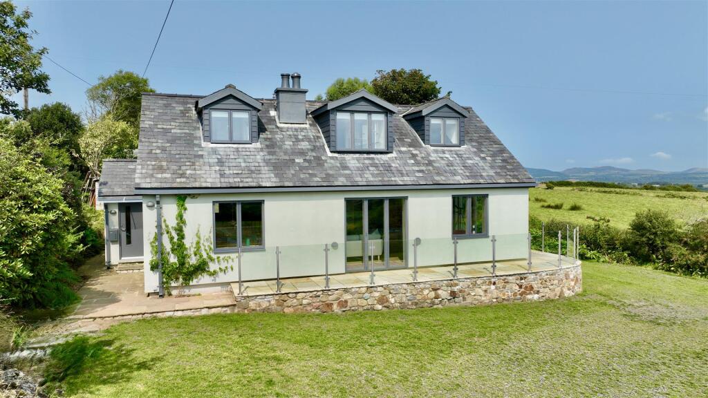 Main image of property: Lon Pin, Llanbedrog