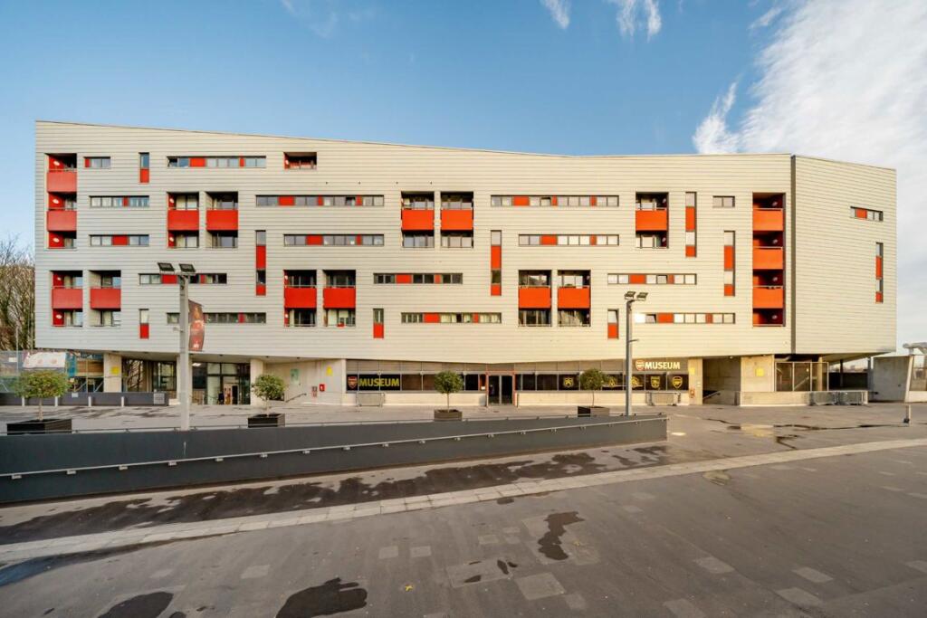 Main image of property: Drayton Park, London