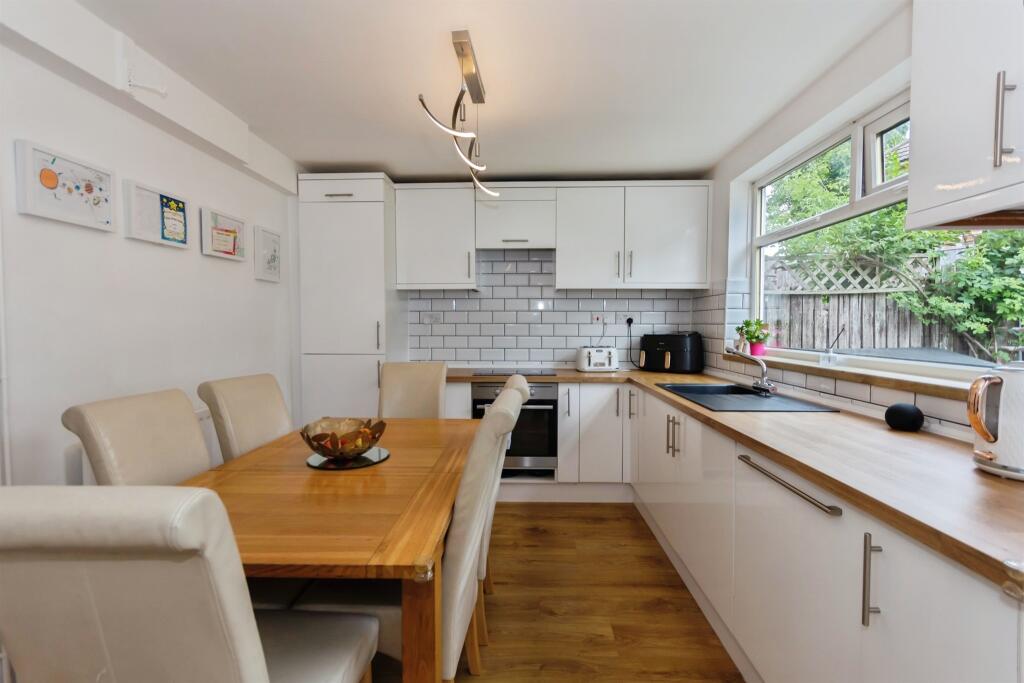 House in Sandwell, West Midlands - View 3