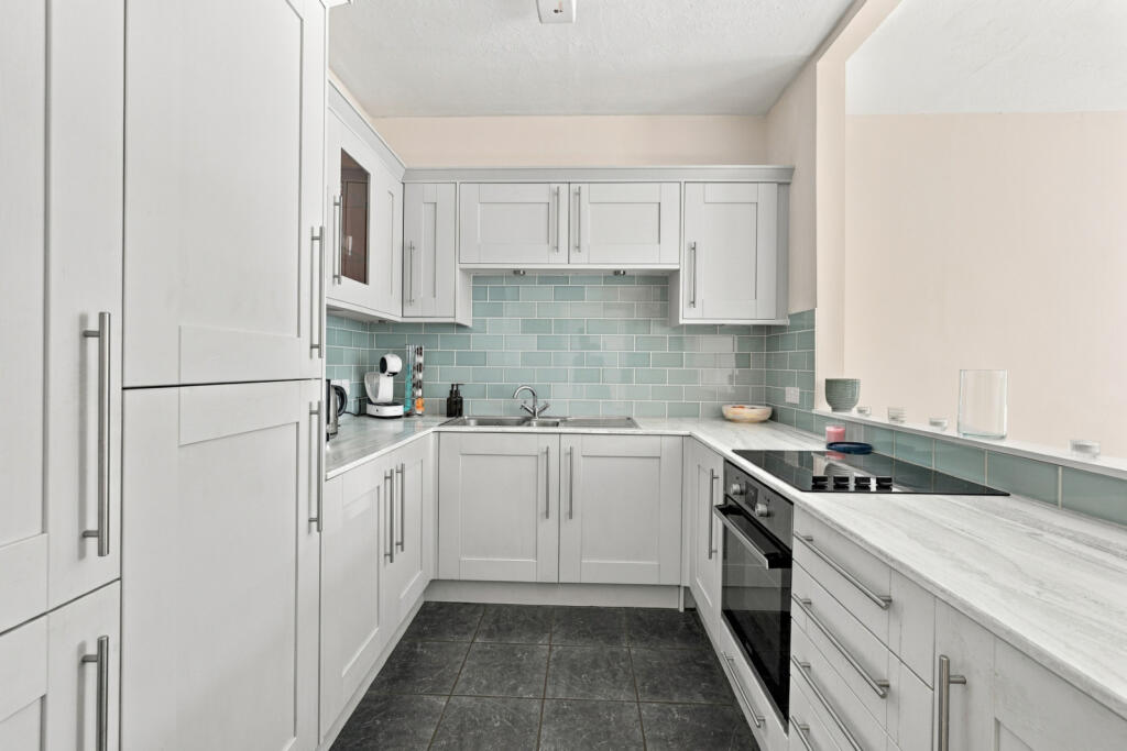 Apartment in East Hertfordshire, Hockerill, Bishop's Stortford - View 4