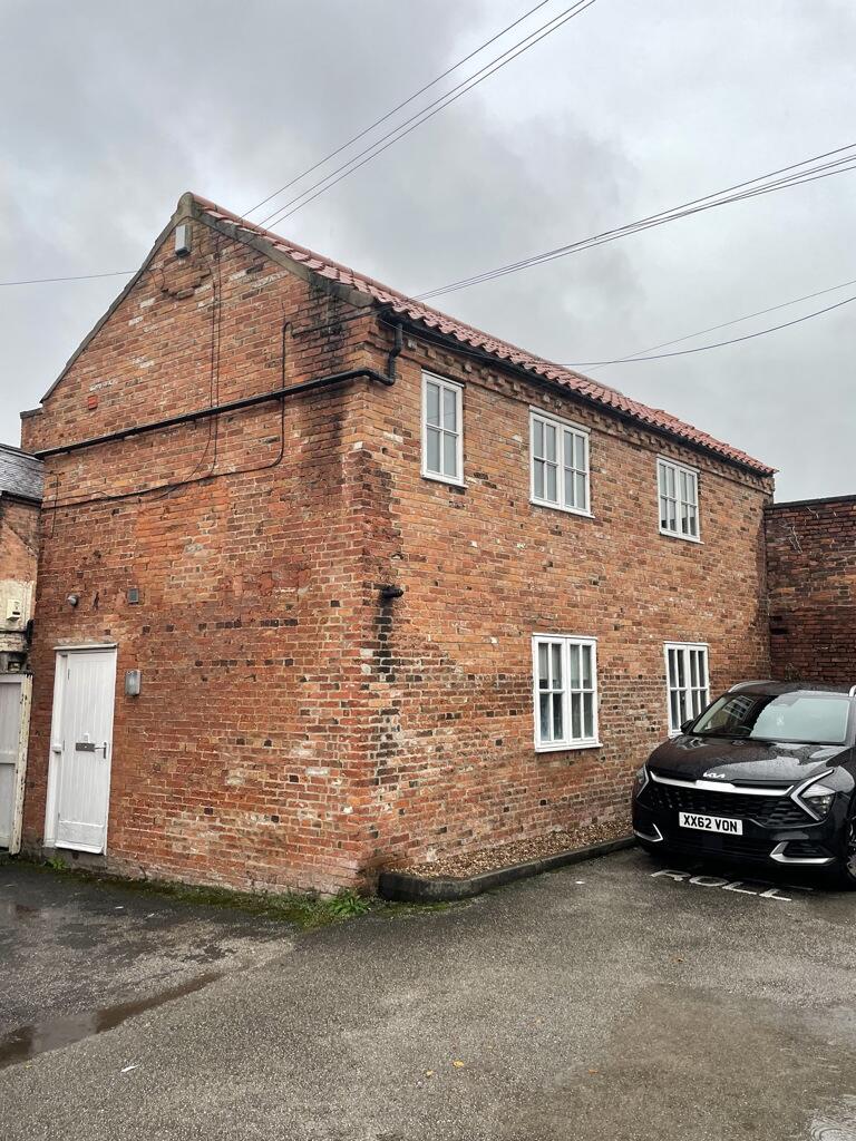 Main image of property: 22a Chapelgate, Retford, Nottinghamshire, DN22 6PJ