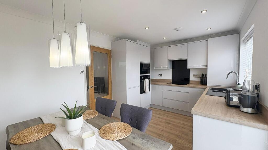 House in Torquay, Torbay - View 2