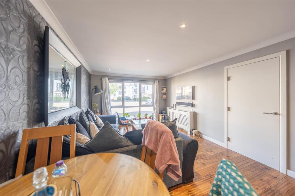 Apartment in Perth - View 5