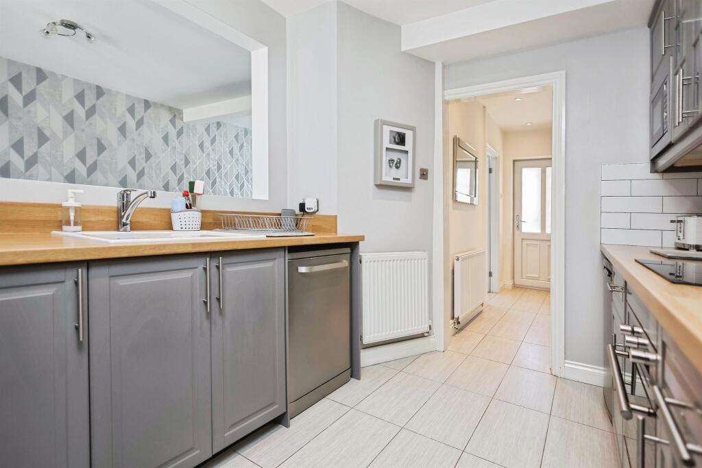 House in Birmingham, West Midlands - More