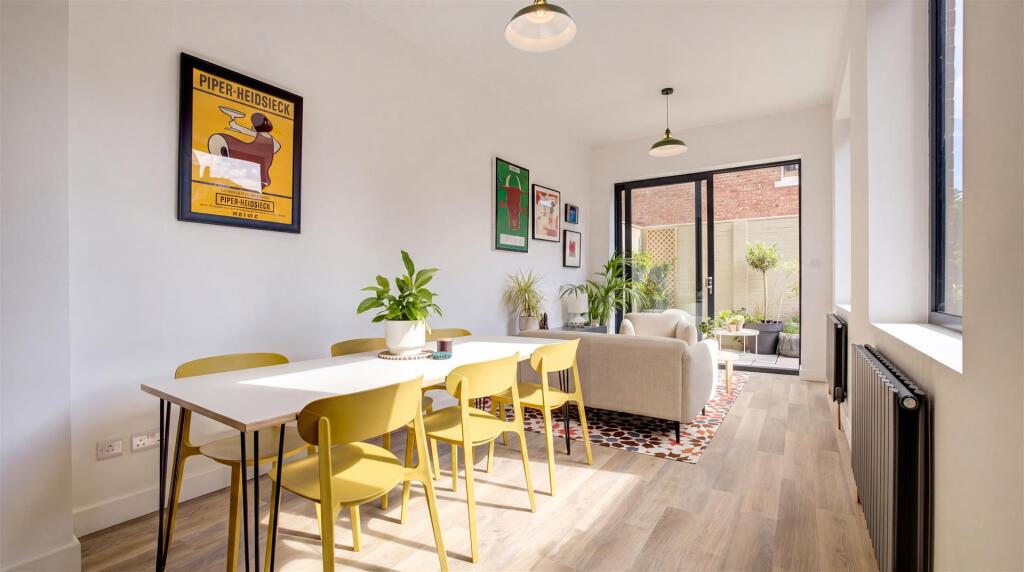House in Newcastle upon Tyne, Gosforth - View 4