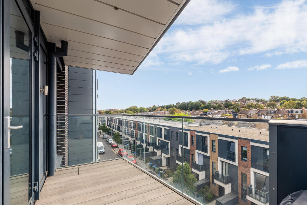 Apartment in London - View 5