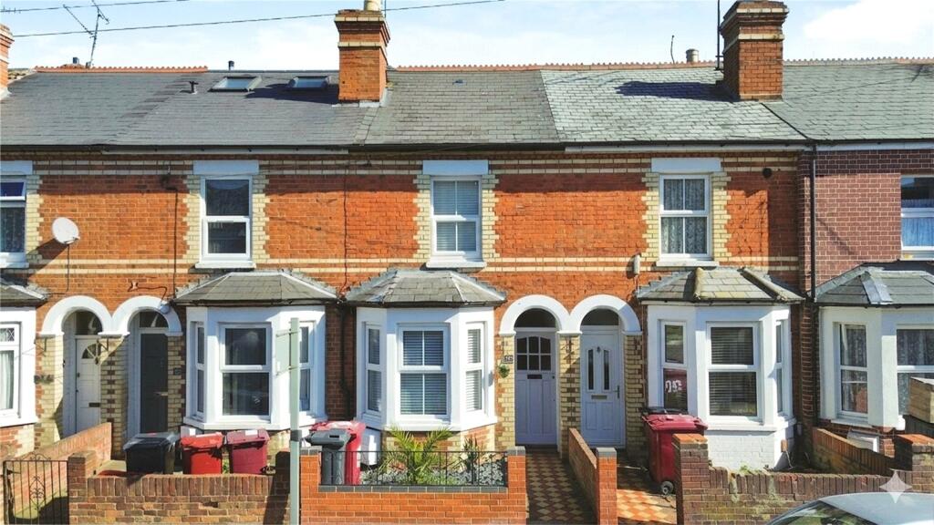 2-bed terraced on Cholmeley Road, Reading, Berkshire, RG1, £300,000