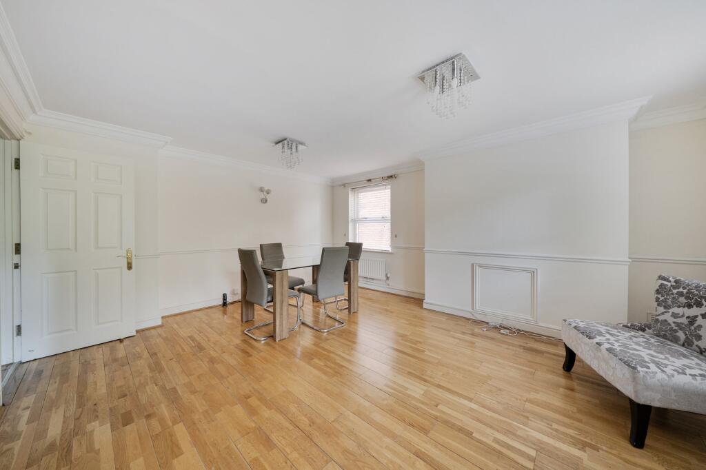 Apartment in Slough - View 2