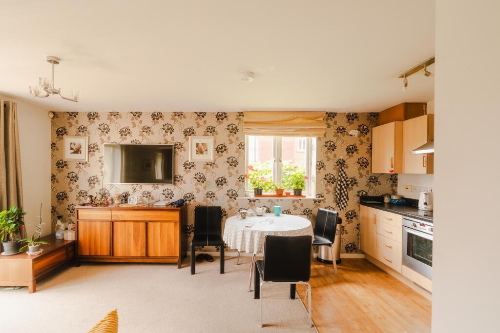 Apartment in Bristol - View 4