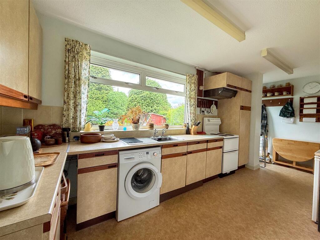 House in Southwell - View 4