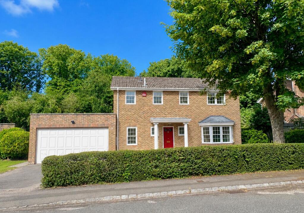 Main image of property: 8 Stanton Drive, Summersdale, Chichester