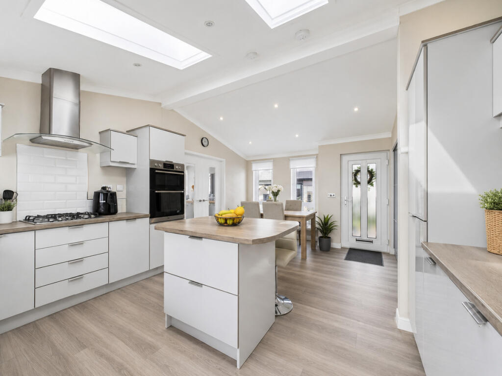 House in Castle Point, Charfleets Industrial Estate, Canvey Island - View 3
