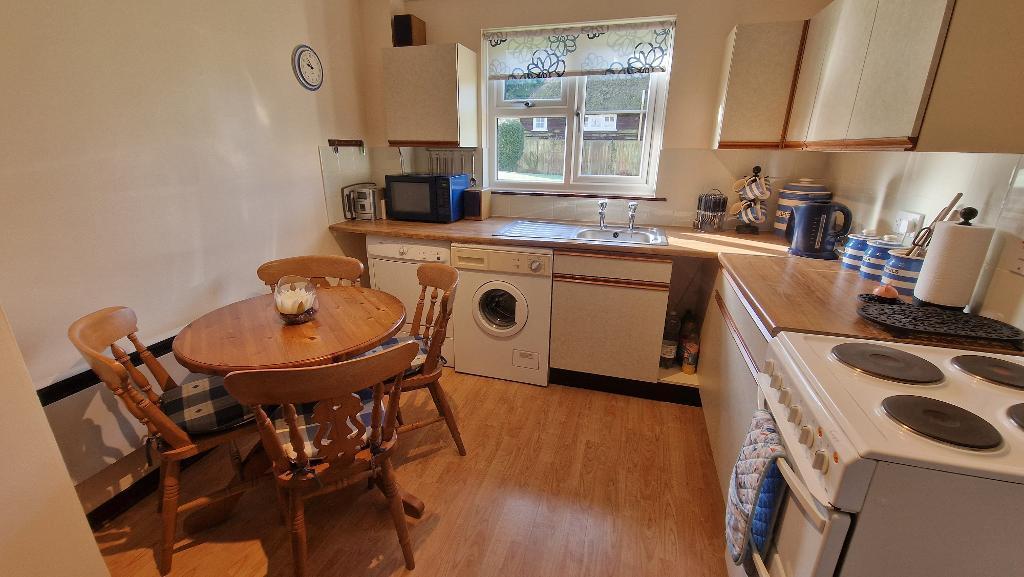 Ducie Avenue, Bembridge, Isle of Wight, PO35 5NF photo 3