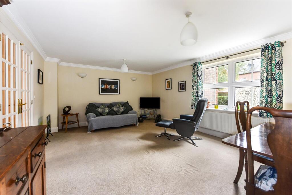 Apartment in Chichester - View 3