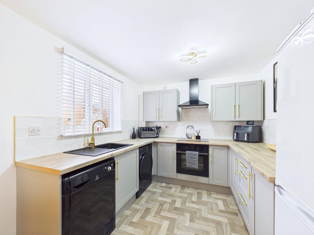 Apartment in Mansfield, Nottinghamshire - More