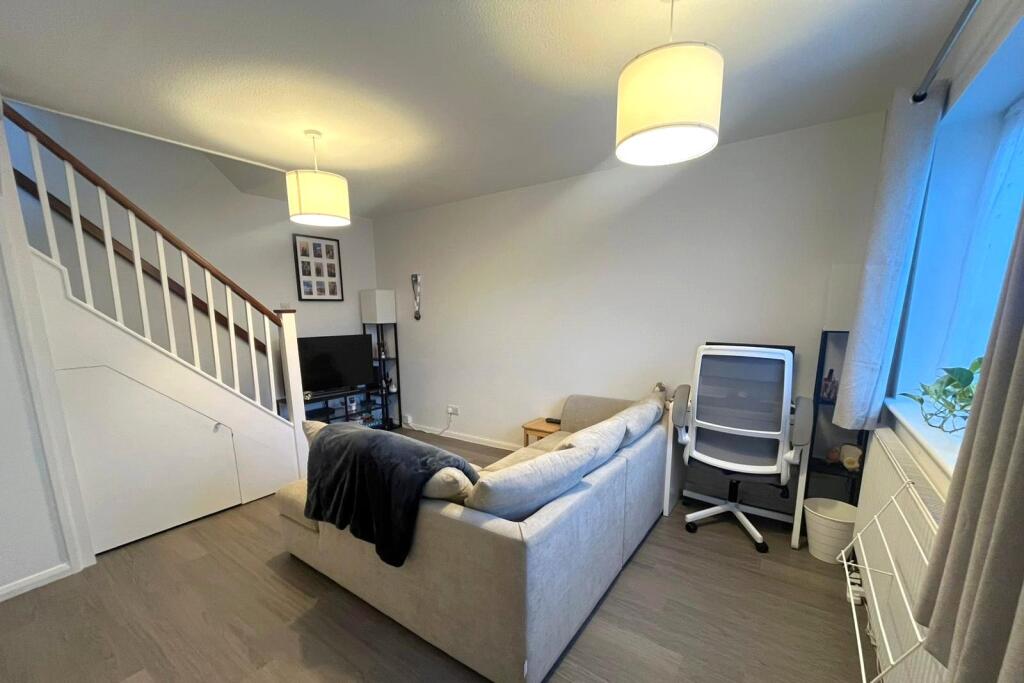 House in Basingstoke and Deane, Chineham - View 2