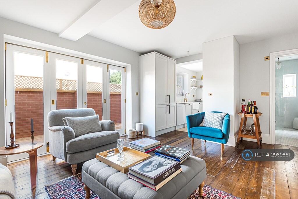 Main image of property: High Street, Northwood, HA6