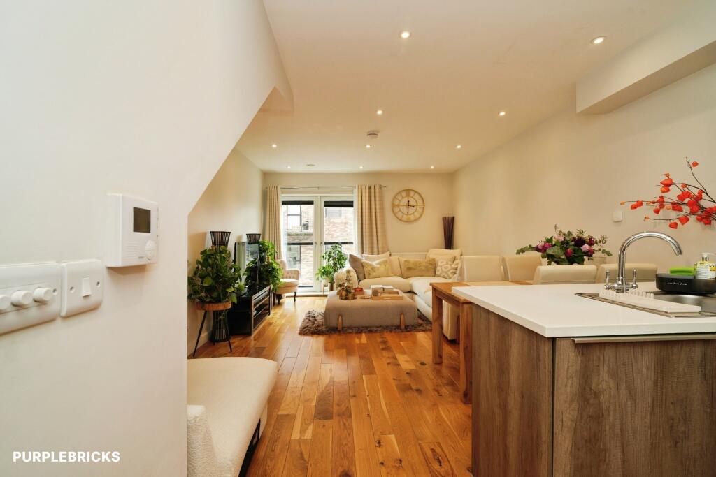 Apartment in Manchester - View 5