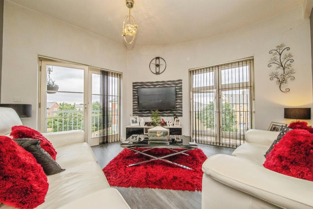 Apartment in Ipswich, Ravenswood - View 4