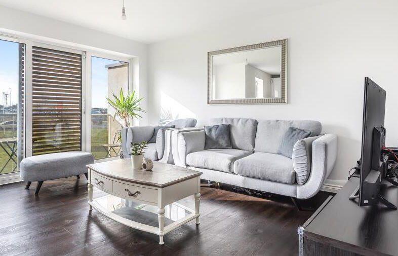 29 Pondecroft, Aylesbury, Buckinghamshire, HP18 0FS photo 4